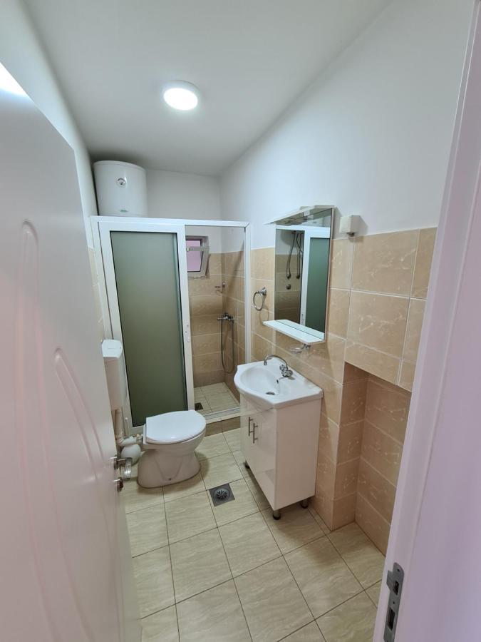 Hidri Apartment *