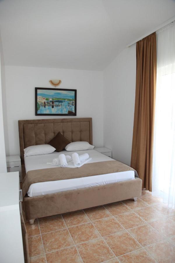 Apartment Hidri *