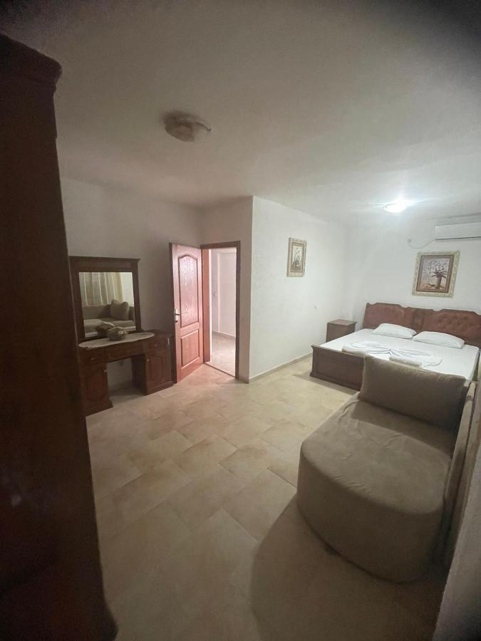 Hidri Apartment *